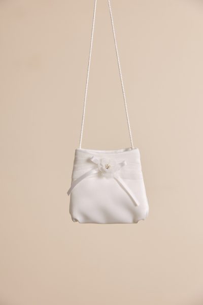 Tasche aus Satin mit Blüte und Schleife