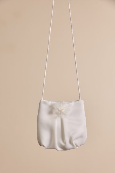 Tasche aus Satin mit Tüllblüte und Perlen